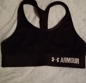 Girls Under Armour shorts bra